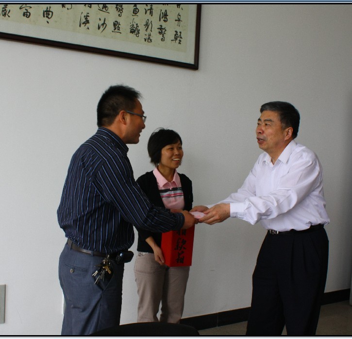 城市学院张汉鸣先生捐赠2万元善款